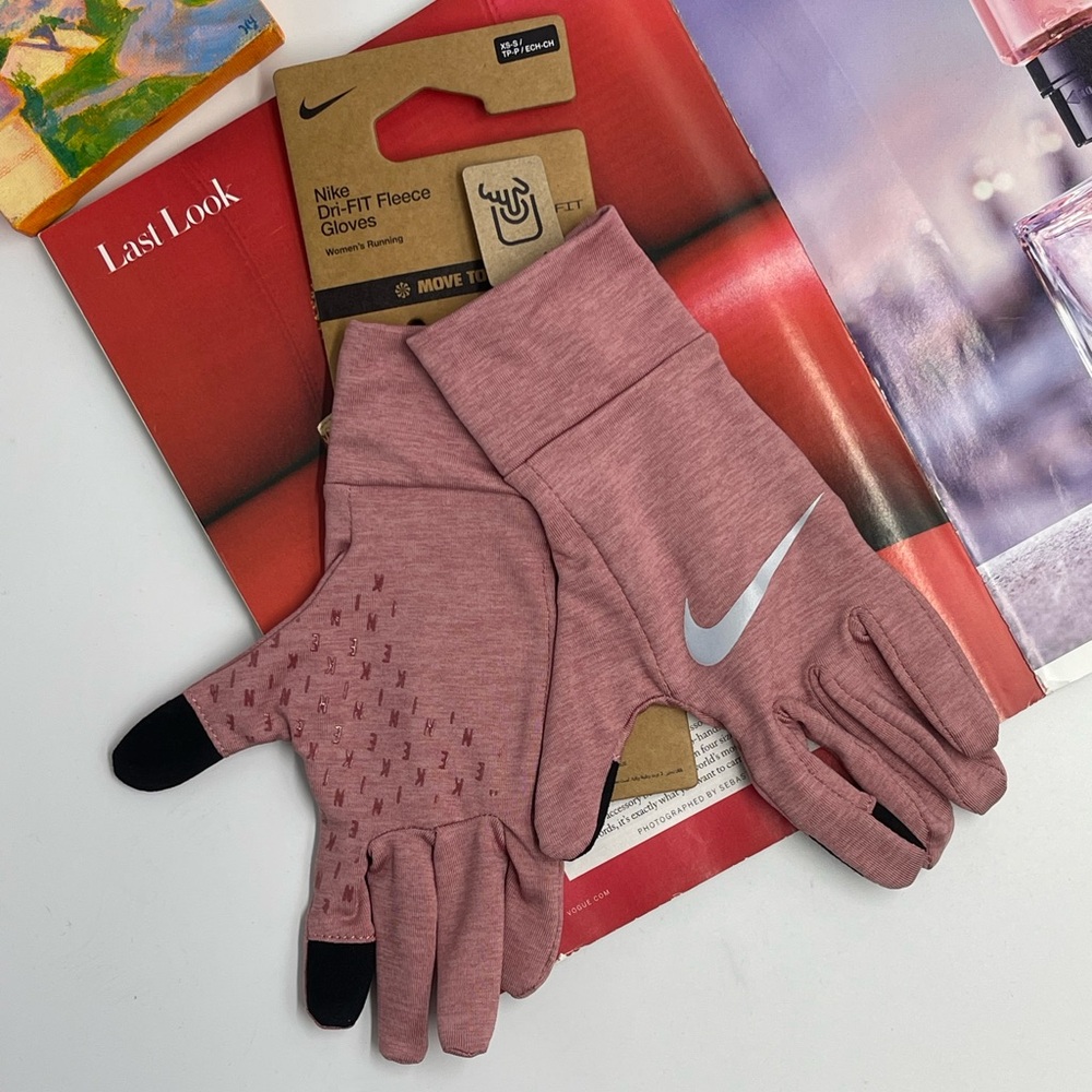 NWT Nike Dry fit Accelerate Women's Running Gloves Pick